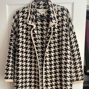 W. Cashmere’s Signature Houndstooth Design